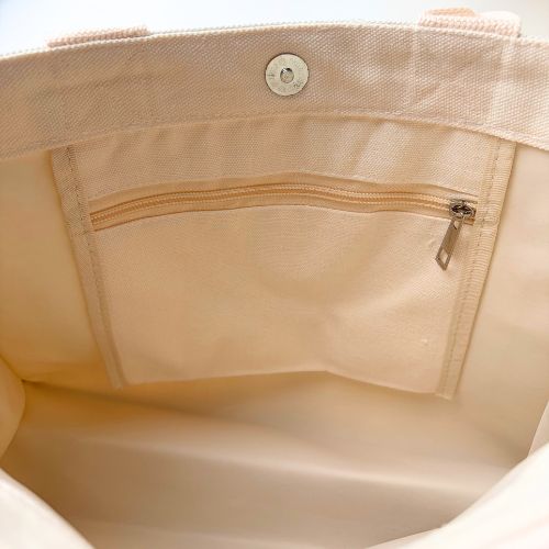 Interior details of the tote bag